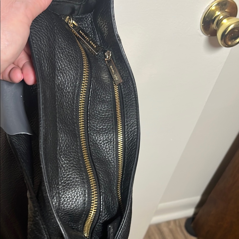Michael Kors Black Hobo Bag Sleek Leather Design - Picture 5 of 13